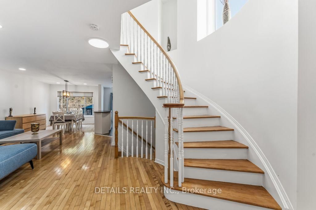 8 Wimbledon Way • Ottawa, ON photo 8