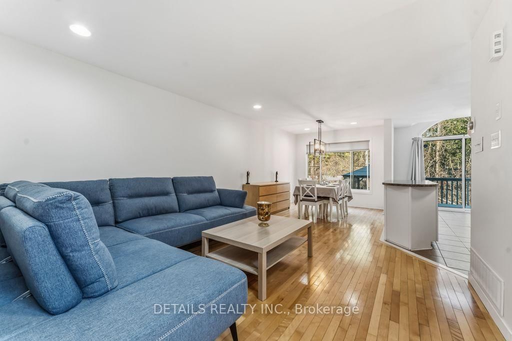 8 Wimbledon Way • Ottawa, ON photo 9