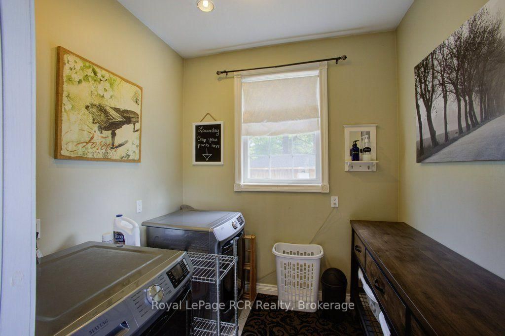 2020 John Street • Howick, ON photo 22