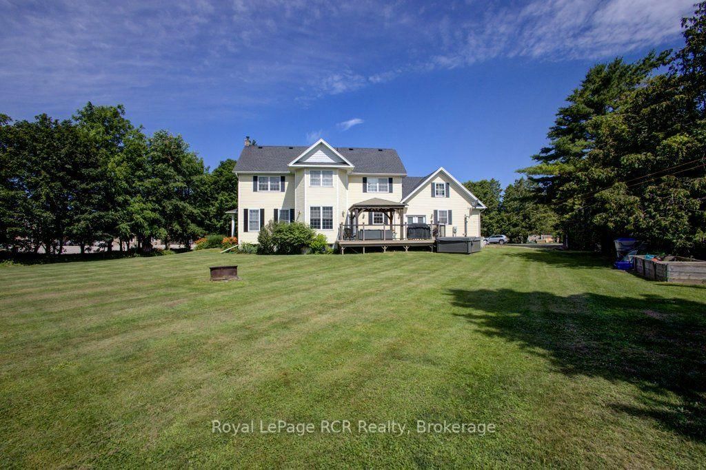2020 John Street • Howick, ON photo 36