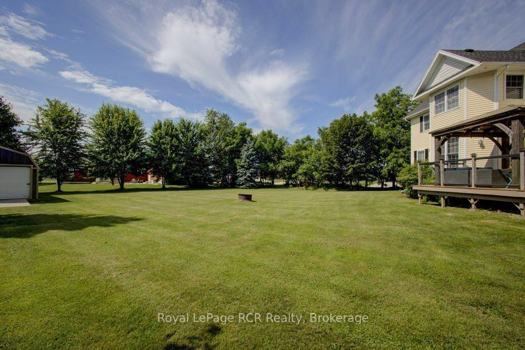 2020 John Street • Howick, ON photo 39