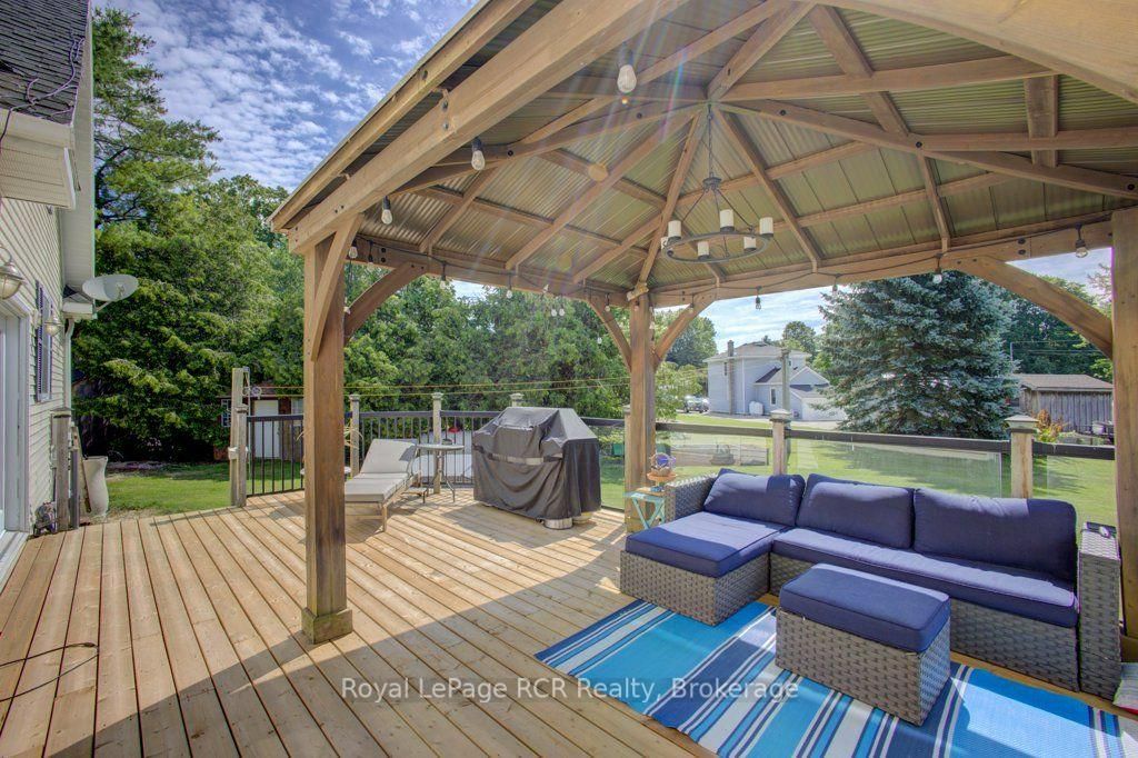 2020 John Street • Howick, ON photo 40