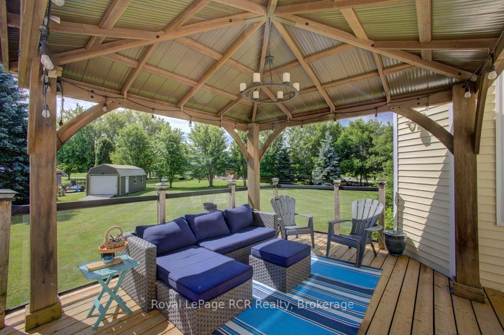 2020 John Street • Howick, ON photo 41