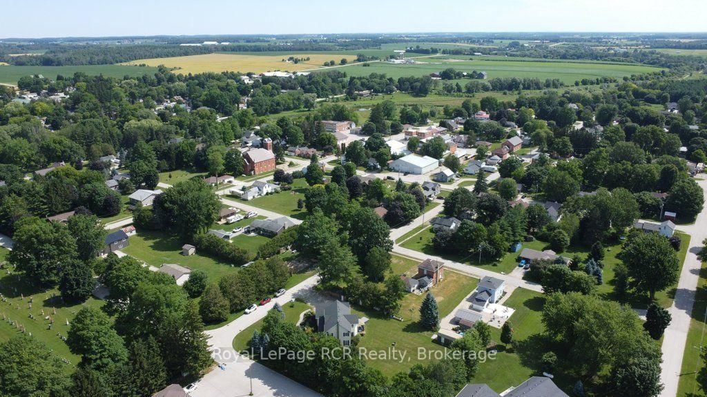 2020 John Street • Howick, ON photo 46