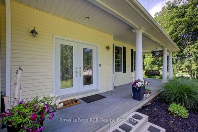 2020 John Street • Howick, ON photo 6