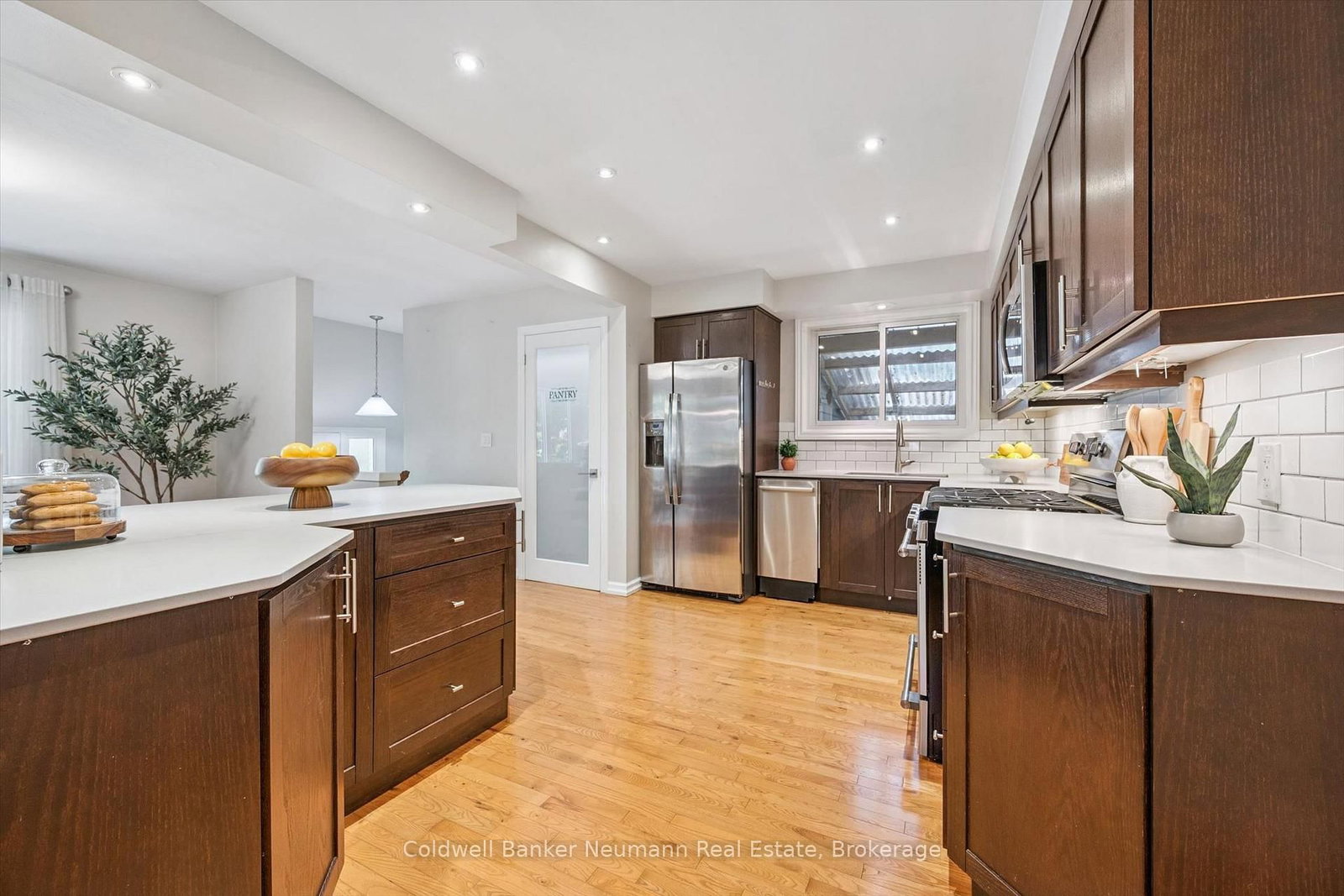 175 Woodville Place • Waterloo, ON photo 4