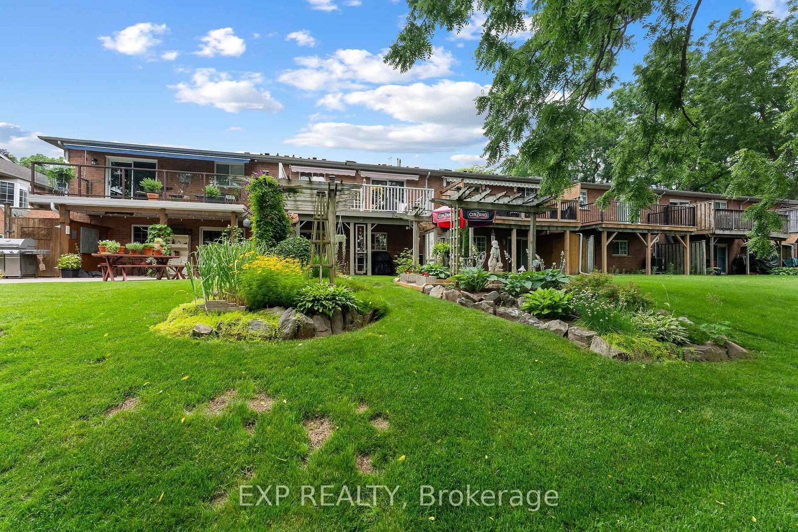 9 KINSMAN Court S • Pelham, ON photo 5