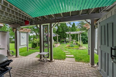9 KINSMAN Court S — photo 6