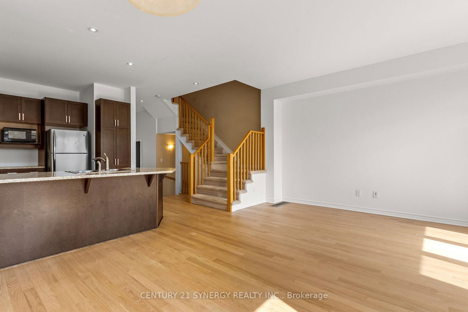430 Foxhall Way • Ottawa, ON photo 12