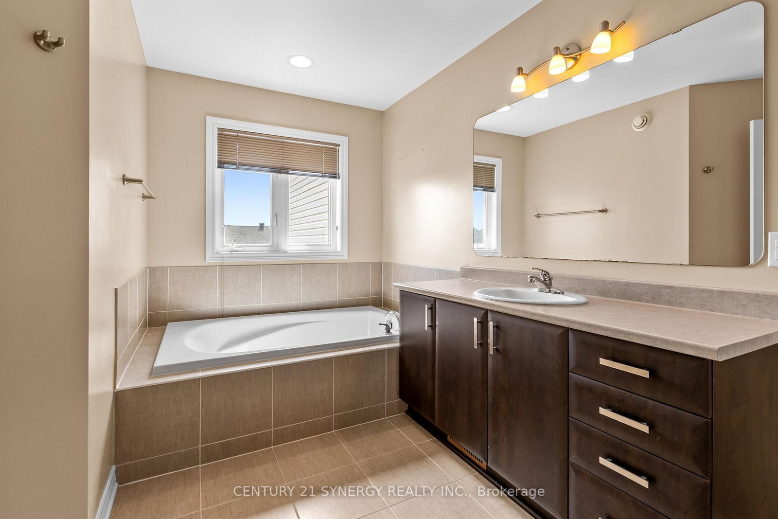 430 Foxhall Way • Ottawa, ON photo 25