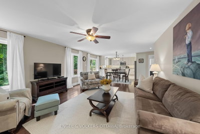 140 Station Trail • Russell, ON photo 8