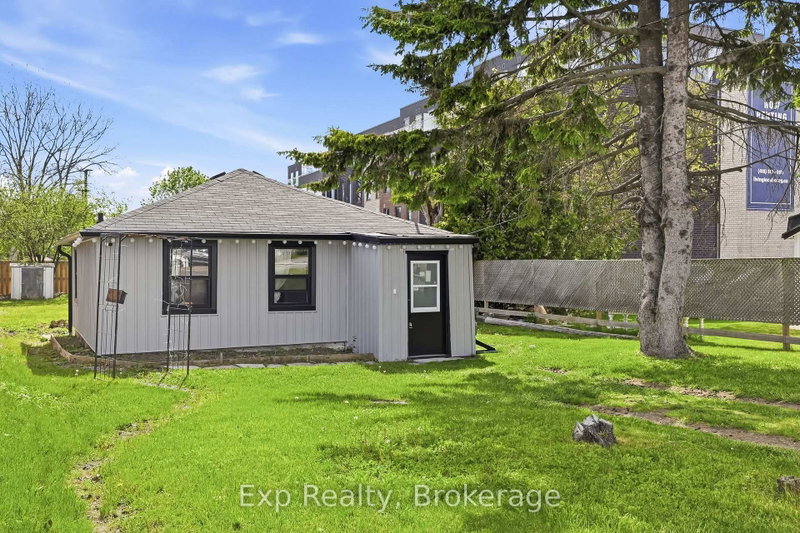 395A William Street