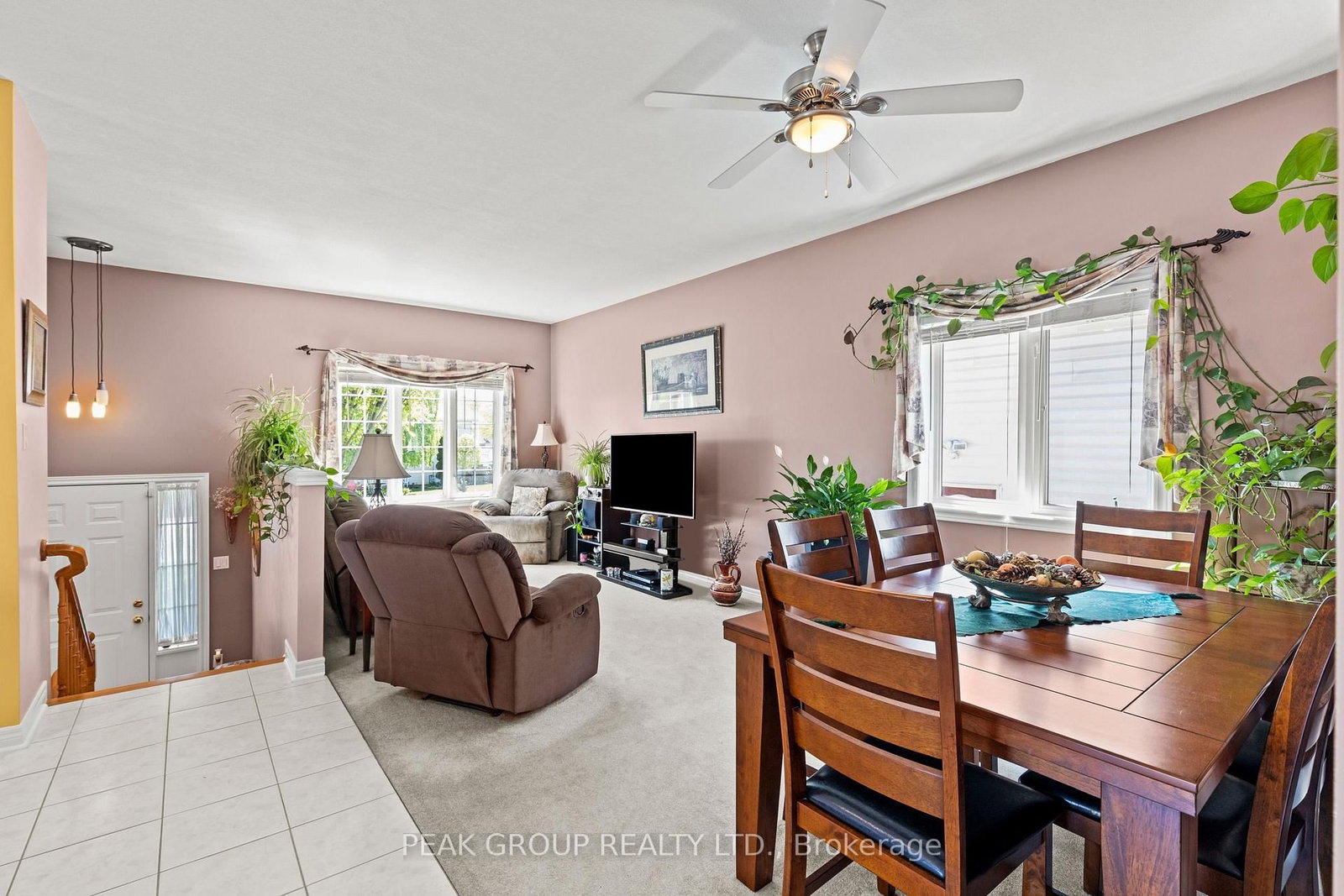 7876 Charnwood Avenue • Niagara Falls, ON photo 8