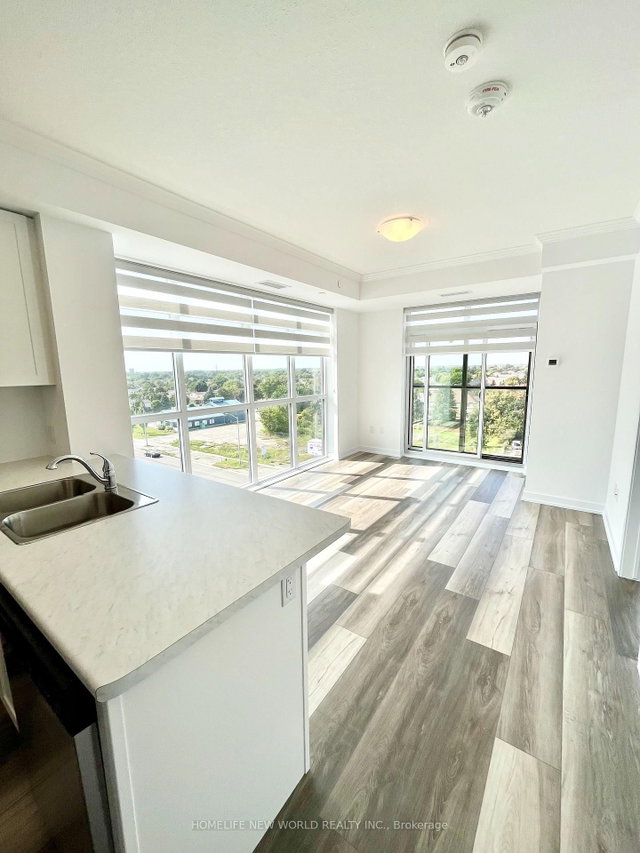 602 - 460 Dundas Street E E