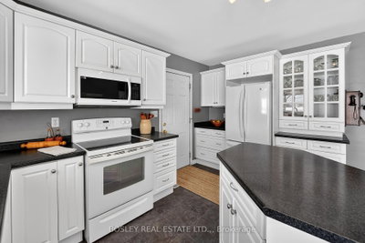 910 Holloway Bay Road • Fort Erie, ON photo 9