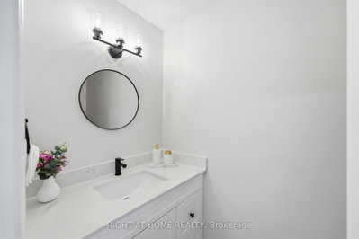 Unit 3 — 7874 Jeanne D'arc Boulevard — more photos