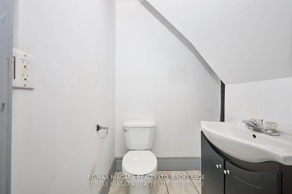 105A Welland Avenue • St. Catharines, ON photo 8