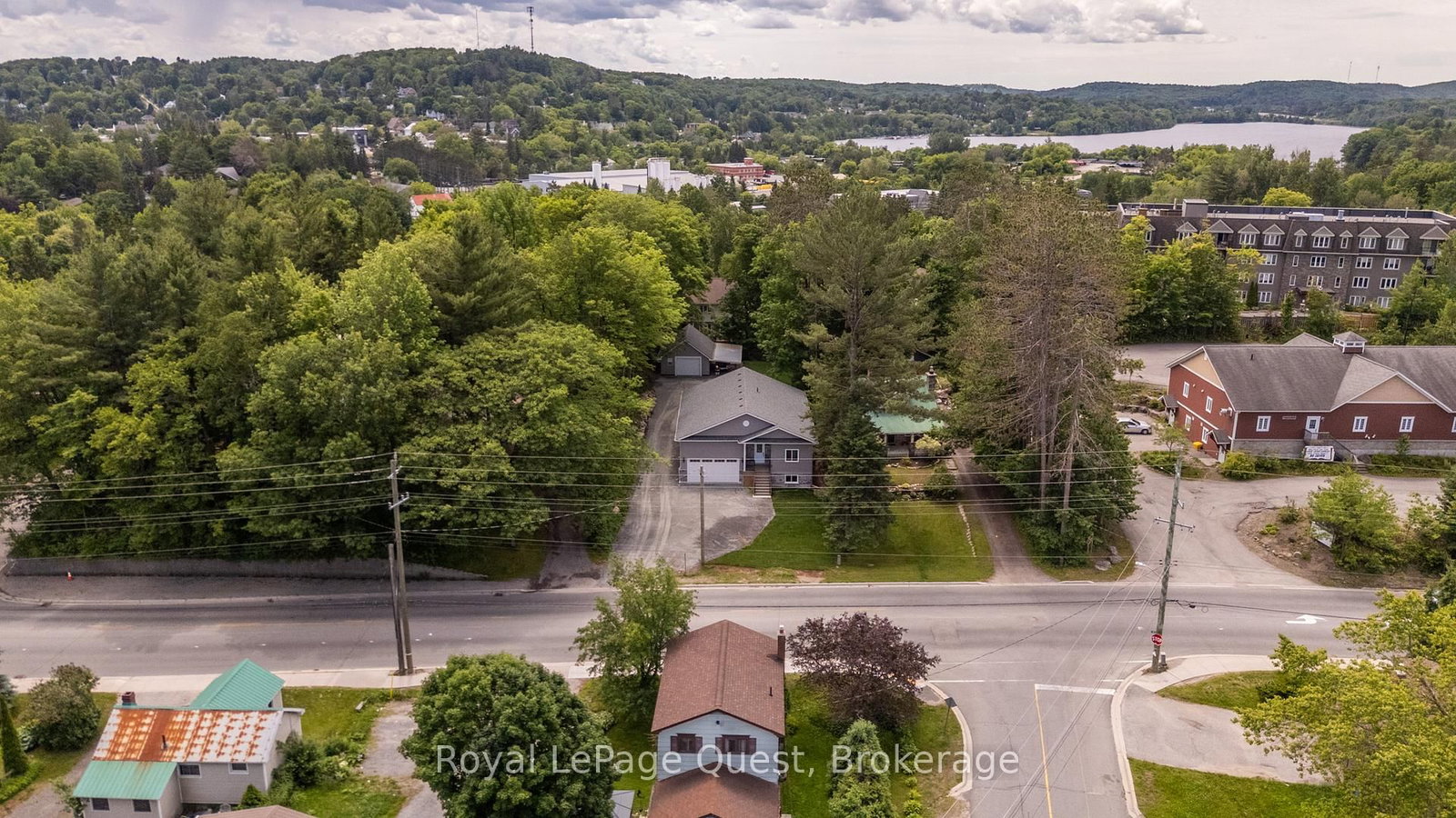 57 West Road W • Huntsville, ON photo 3