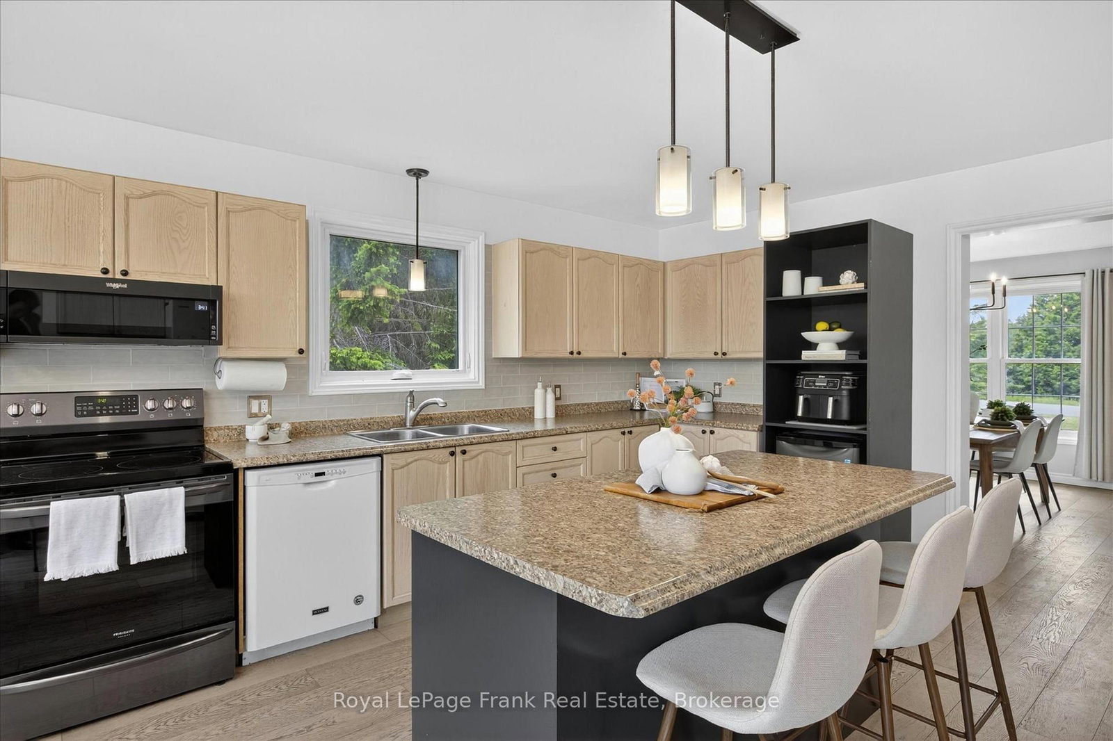 837 Tindle Bay Road • Selwyn, ON photo 11