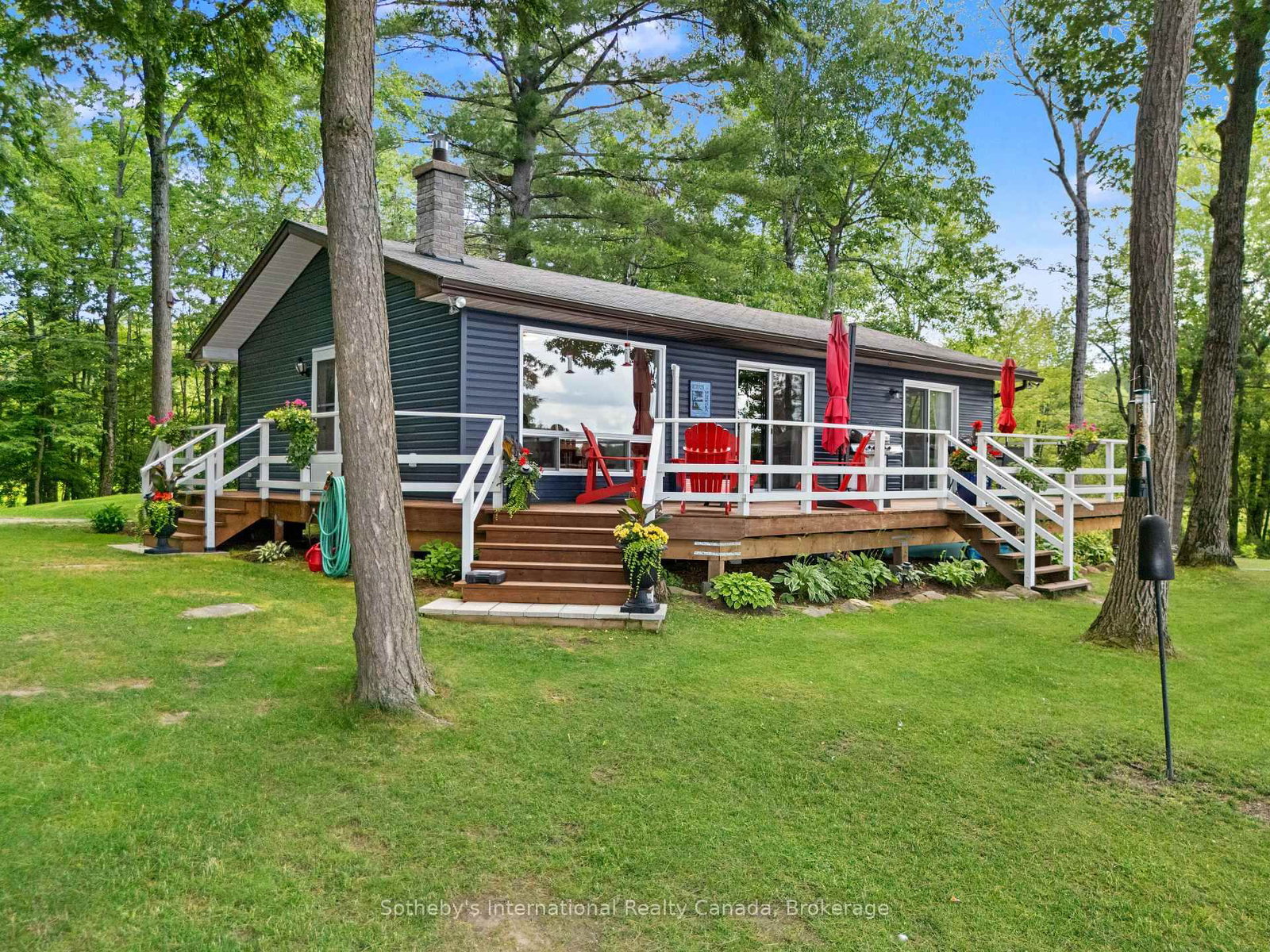 834 Eastshore, Georgian Bay, Ontario P0C 1A0