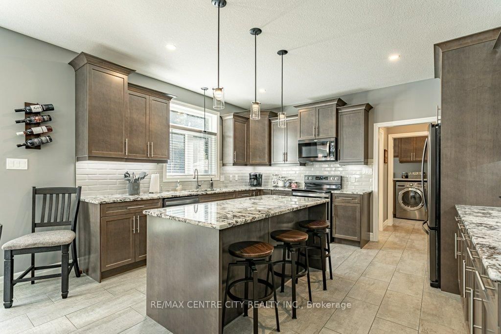 148 Elliott Trail • Thames Centre, ON photo 13