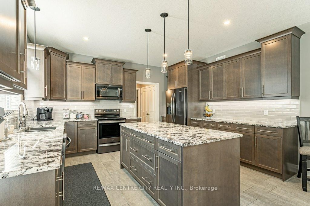 148 Elliott Trail • Thames Centre, ON photo 14