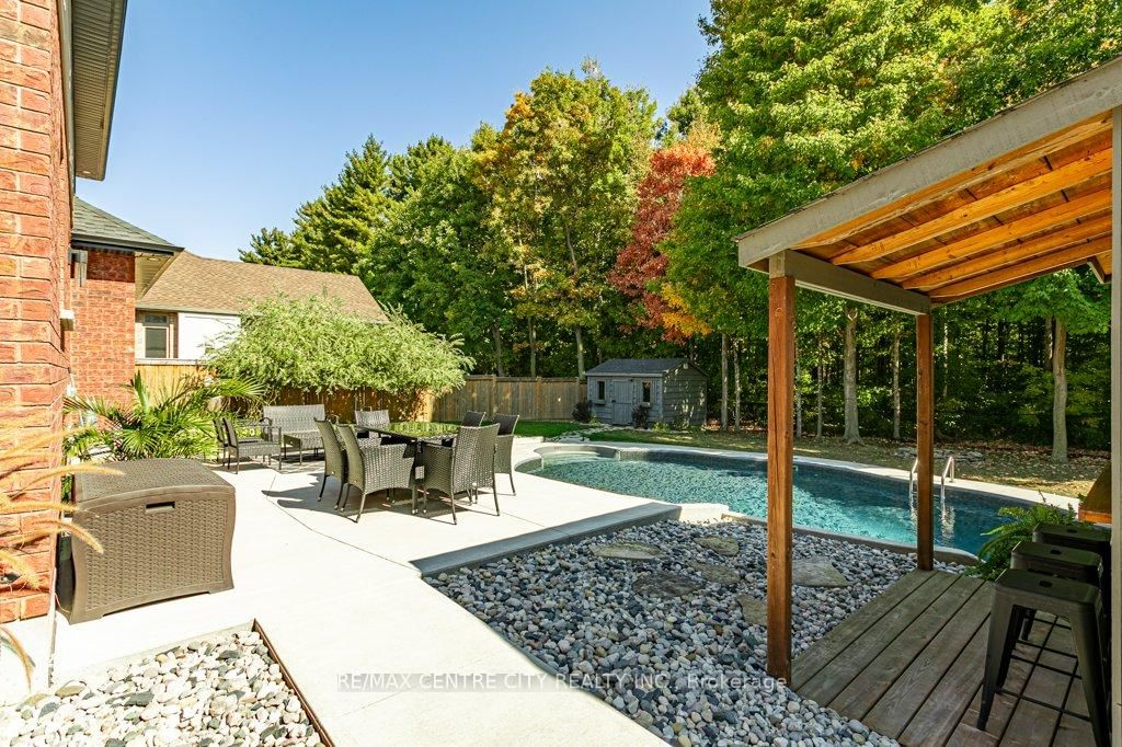 148 Elliott Trail • Thames Centre, ON photo 36