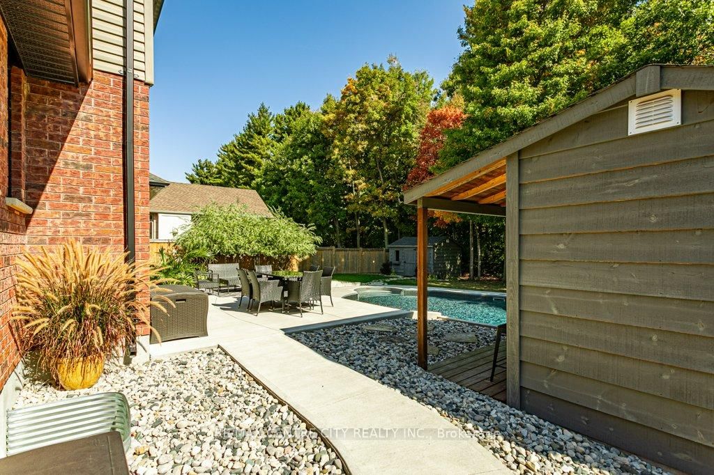 148 Elliott Trail • Thames Centre, ON photo 37