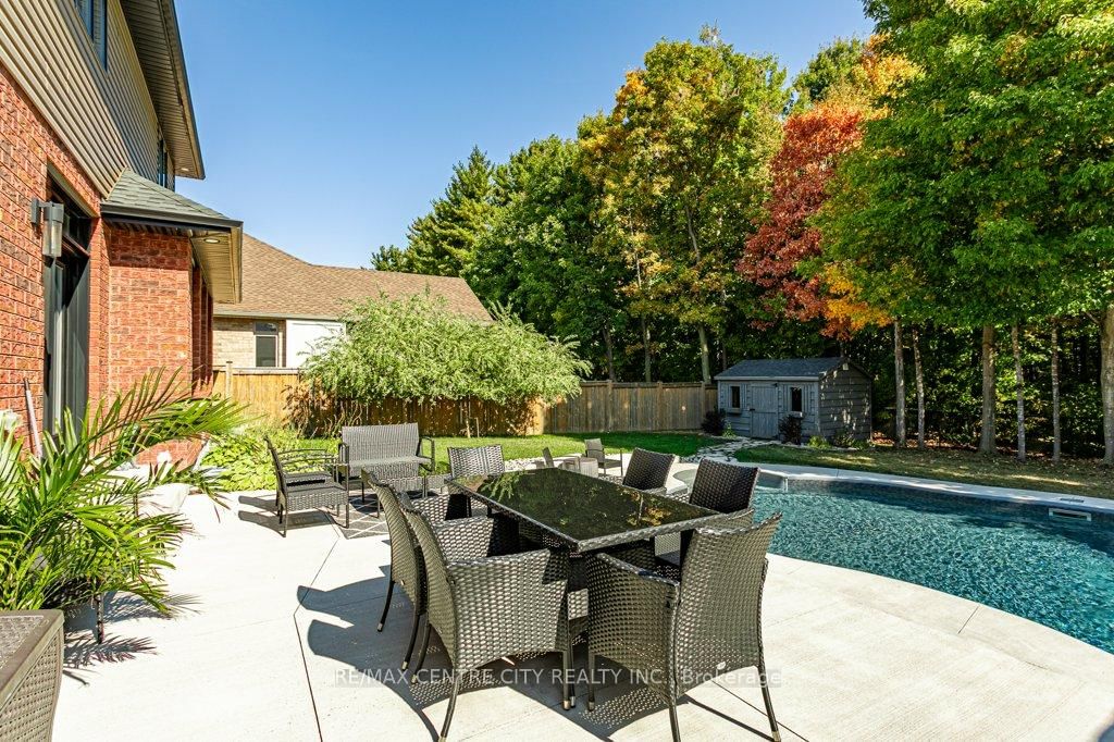 148 Elliott Trail • Thames Centre, ON photo 39