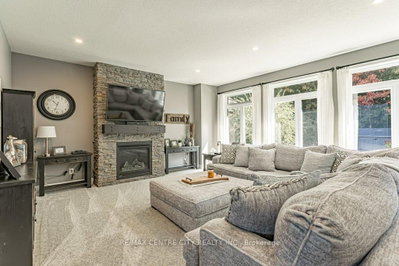 148 Elliott Trail • Thames Centre, ON photo 9