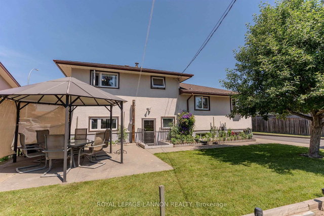402 Victoria Ave W