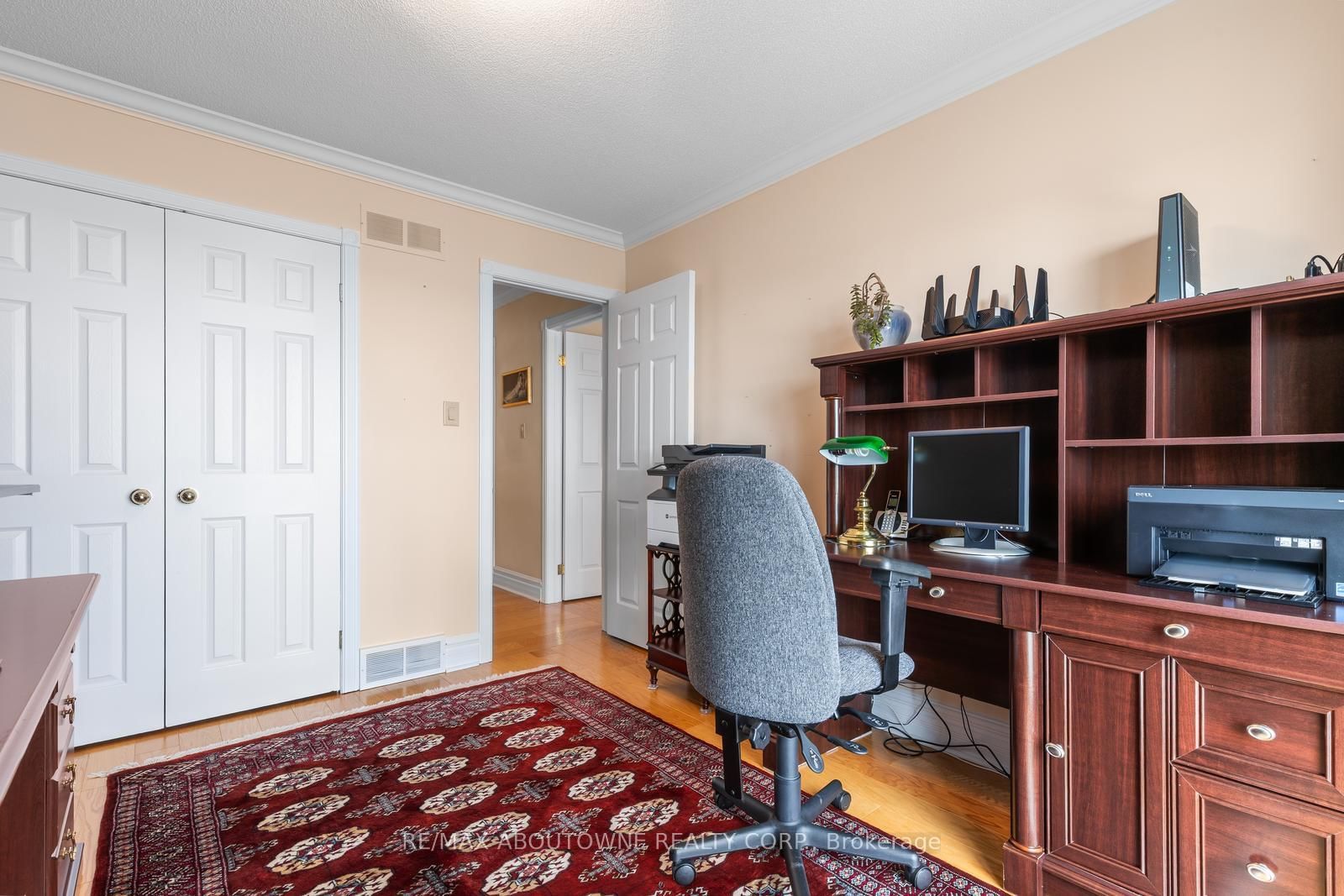 1 Twelfth Street • Grimsby, ON photo 32
