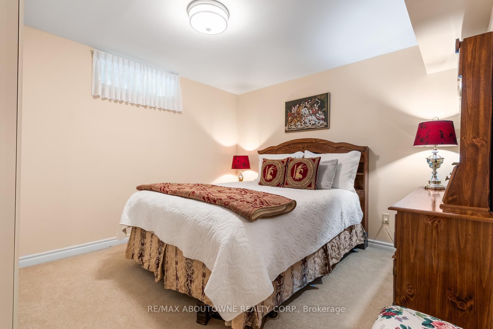 1 Twelfth Street • Grimsby, ON photo 36
