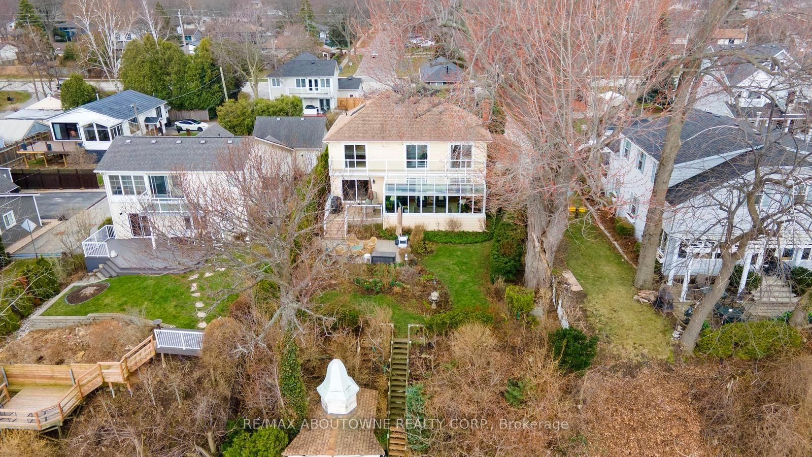 1 Twelfth Street • Grimsby, ON photo 43
