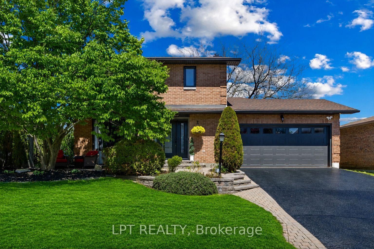 11 Elderwood Trail, Ottawa, ON