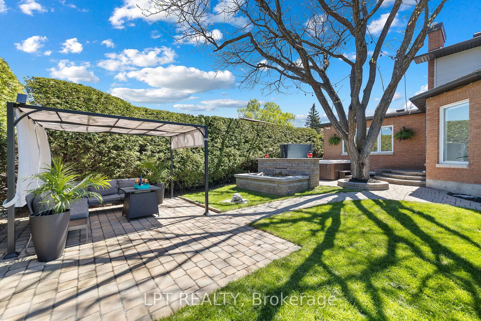 11 Elderwood Trail • Ottawa, ON photo 37