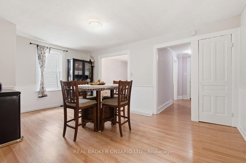 12 Elmview Street E