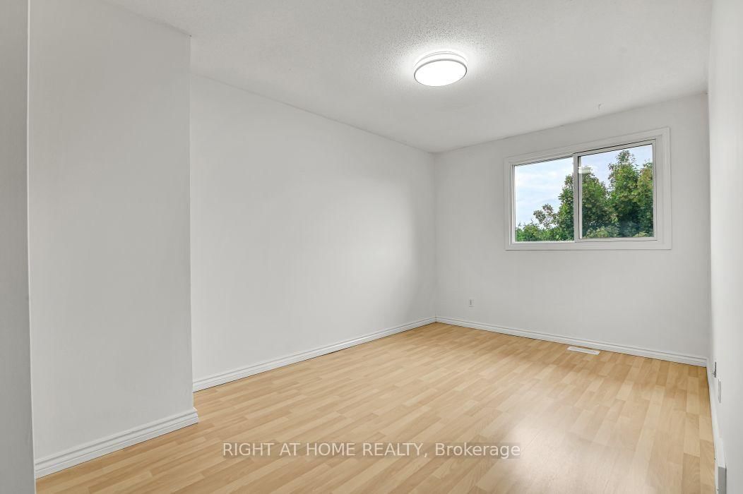 99 Craig Henry Drive • Ottawa, ON photo 12