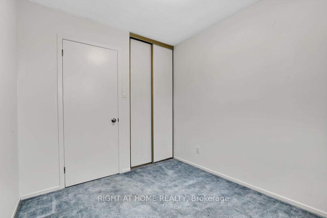 99 Craig Henry Drive • Ottawa, ON photo 18