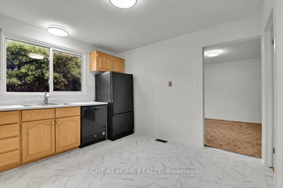 99 Craig Henry Drive • Ottawa, ON photo 7