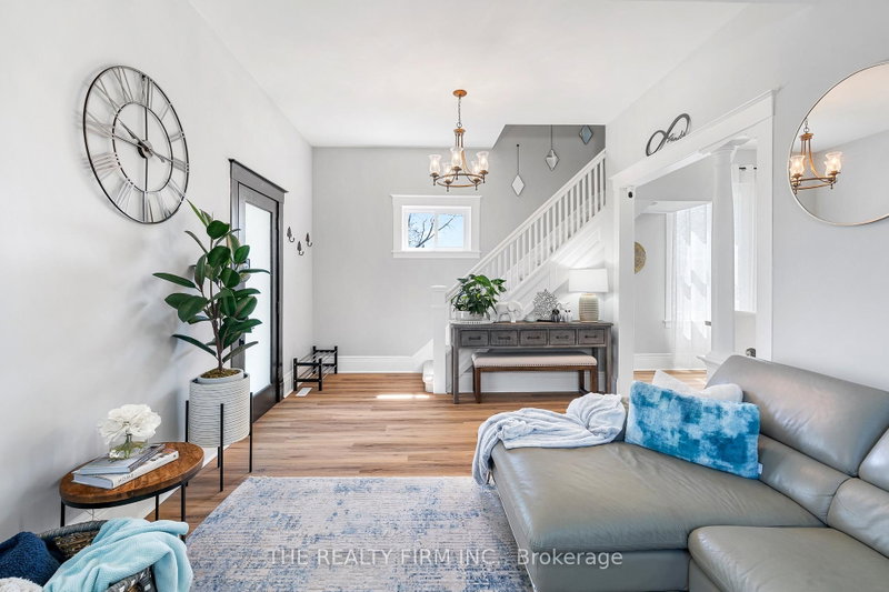 home for sale on 31 Fifth Avenue