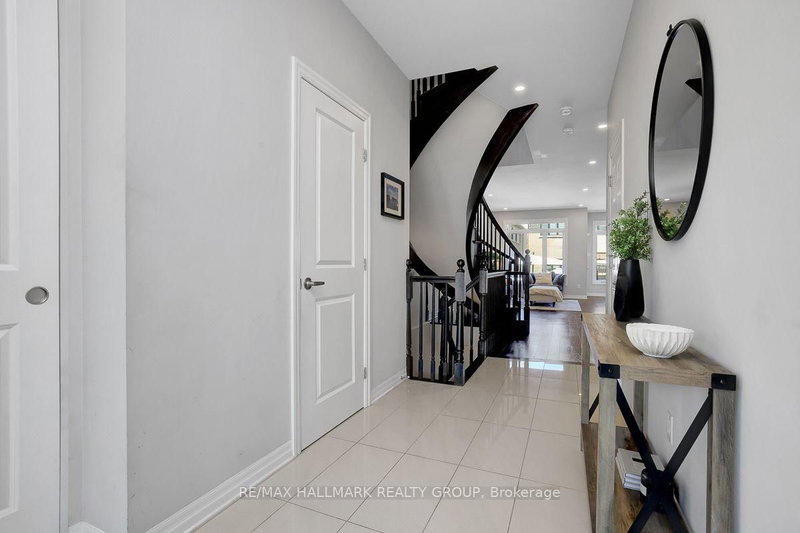 317 Lysander Place
