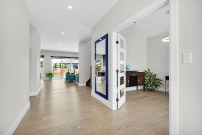 62 Crestview Drive • Middlesex Centre, ON photo 4