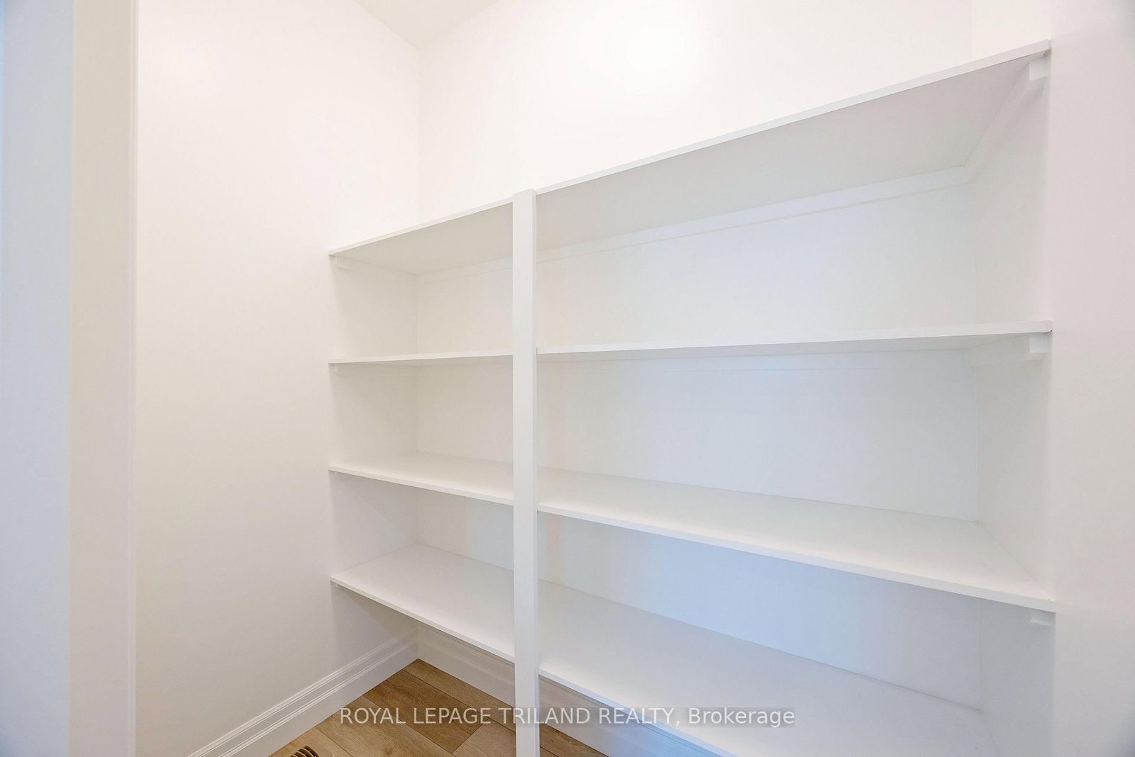 193 Catherine Street • North Middlesex, ON photo 14