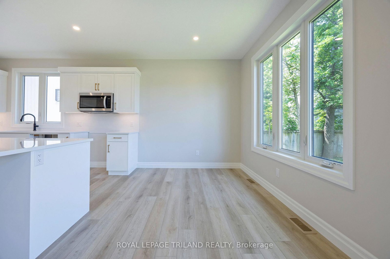 189 Catherine Street • North Middlesex, ON photo 16