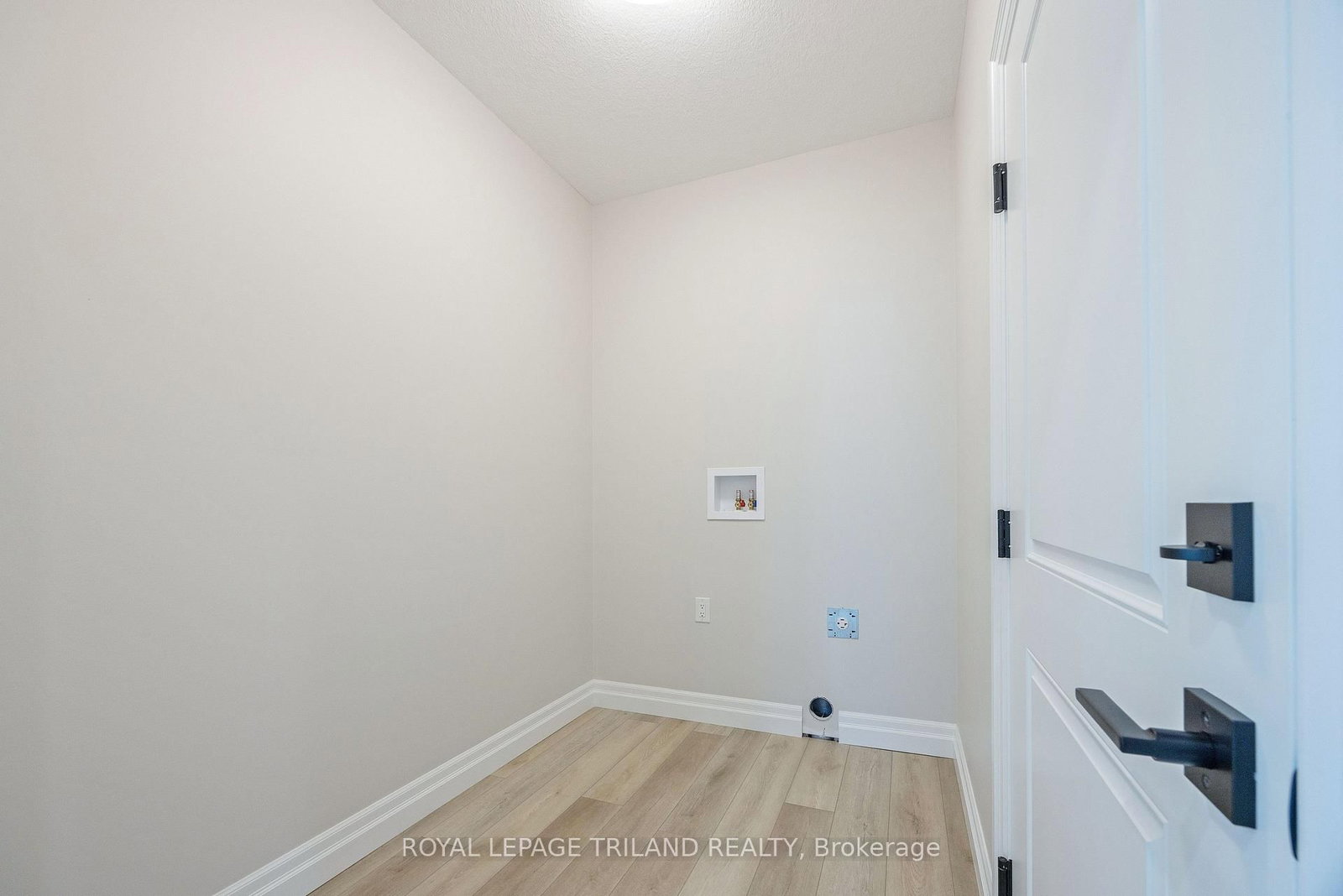 189 Catherine Street • North Middlesex, ON photo 33