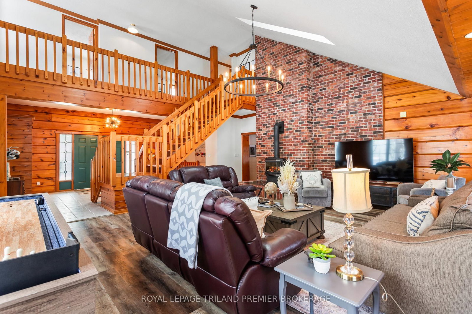 9936 ONTARIO Street • Lambton Shores, ON photo 10