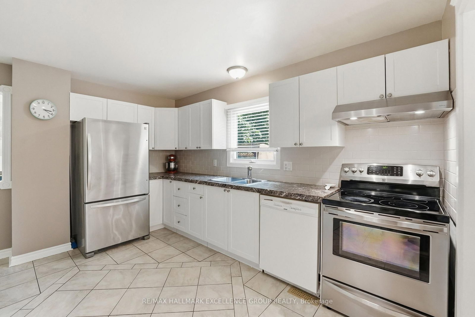 6126 Vineyard Drive • Ottawa, ON photo 16