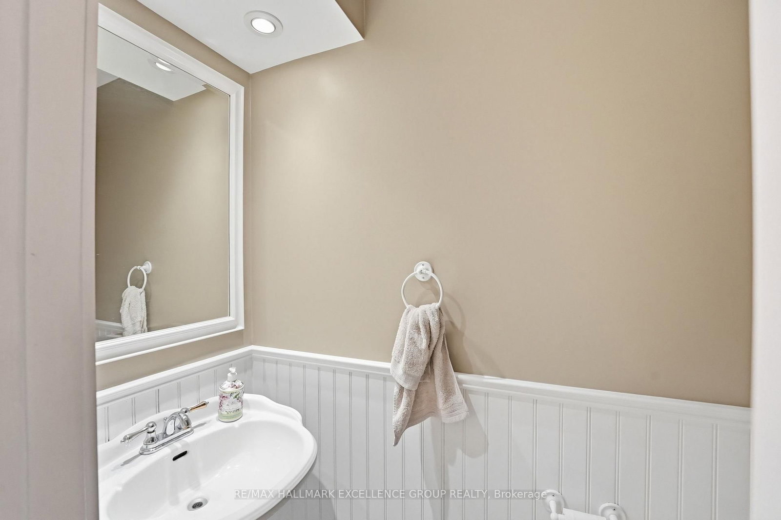 6126 Vineyard Drive • Ottawa, ON photo 23
