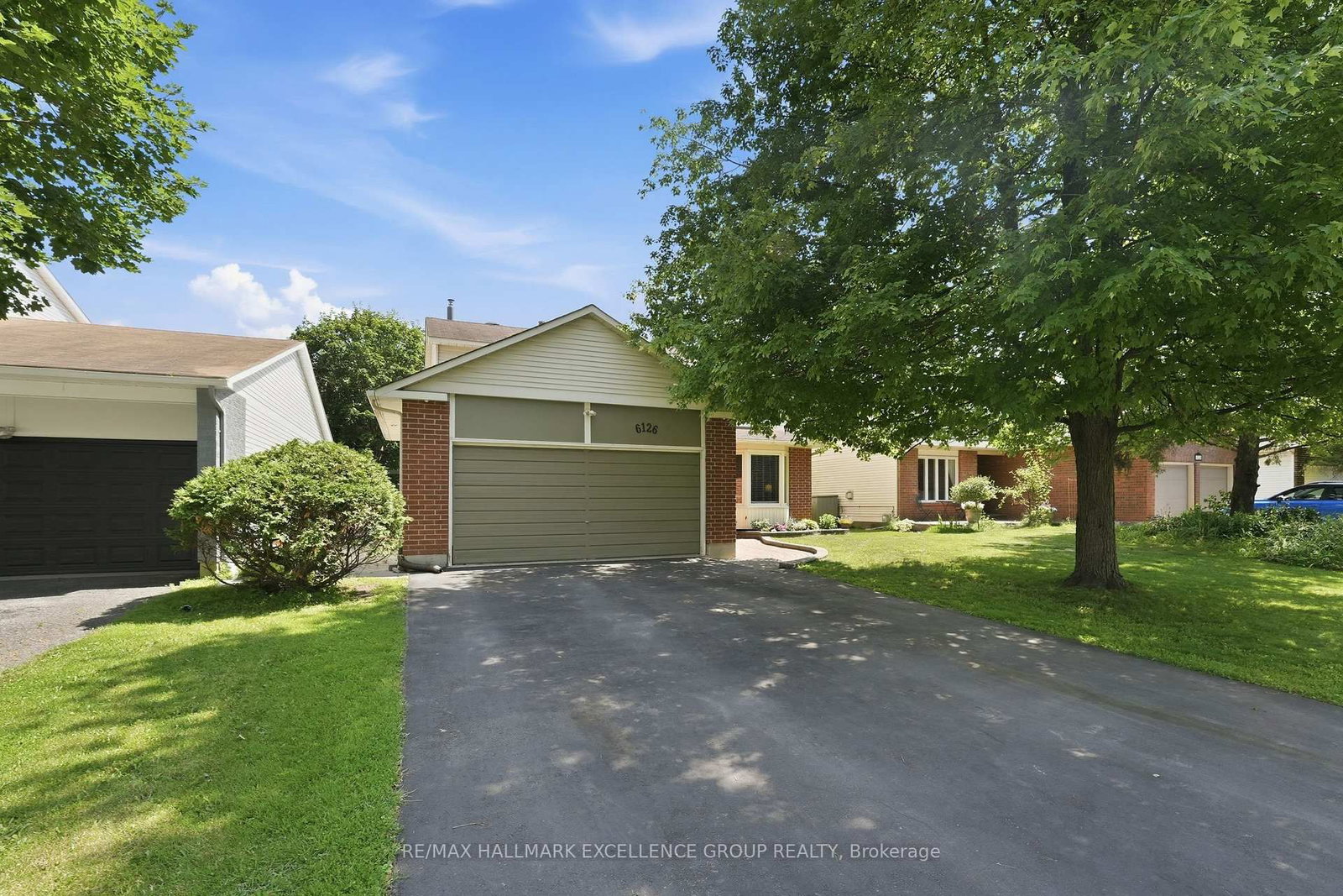 6126 Vineyard Drive • Ottawa, ON photo 3